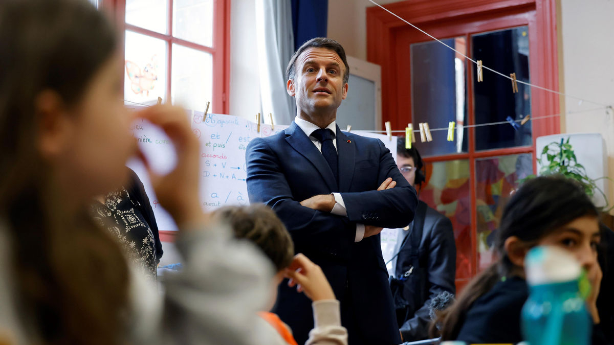 El president francès, Emmanuel Macron, va prometre ahir ser implacable contra la violència escolar. - EFE/EPA/LUDOVIC MARIN