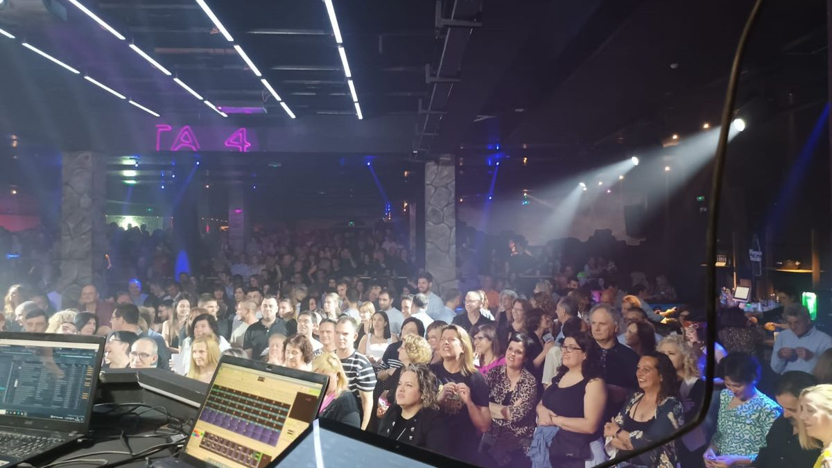 Nostálgicos de la histórica discoteca Órbita 4 llenaron la sala Nou Set de Alguaire