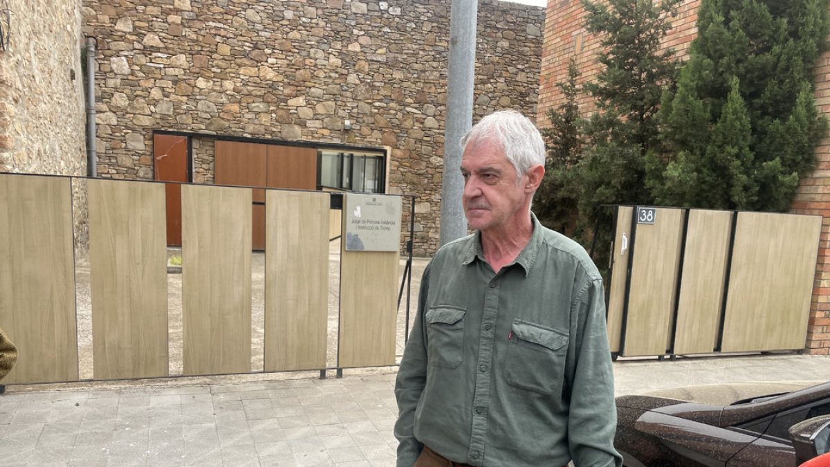 Evaristo Saura, el pare del qual va morir a la residència, ahir després de declarar al jutjat de Tremp. - A. GUERRERO