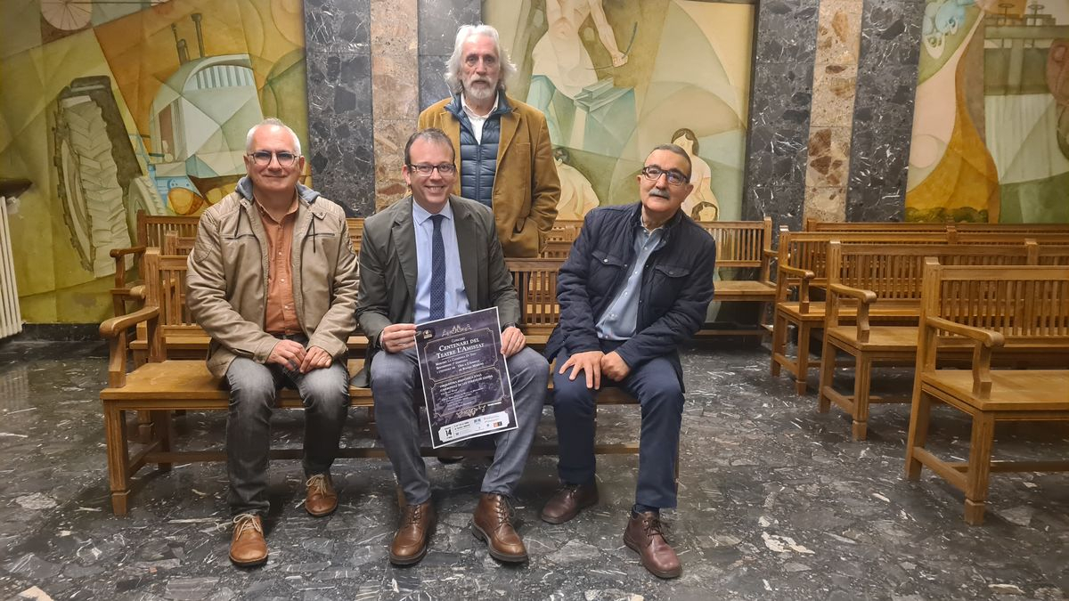 La presentació de la nova composició, ahir al consistori de Mollerussa. - J.GÓMEZ