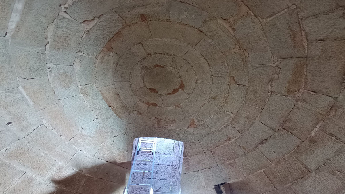El sostre voltat del pou destapat arran de la tempesta de dilluns passat a Castelldans. - C.L.