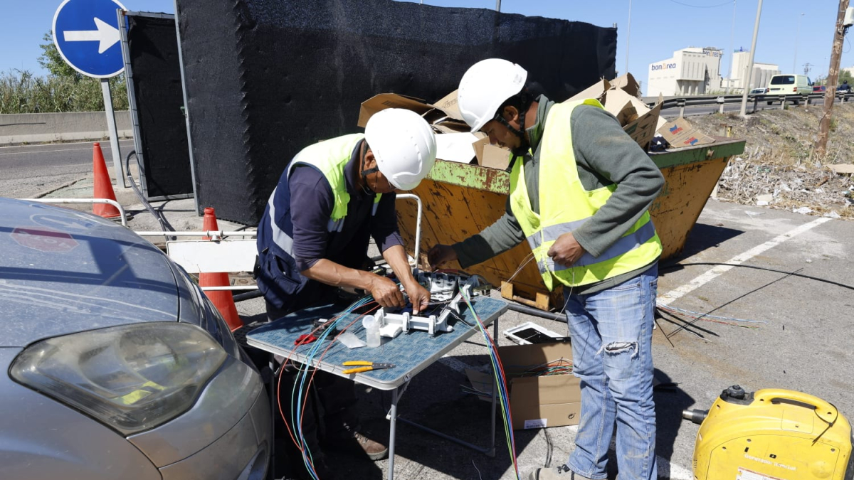 Els treballs aquesta setmana per reparar les línies de fibra òptica danyades a Lleida
