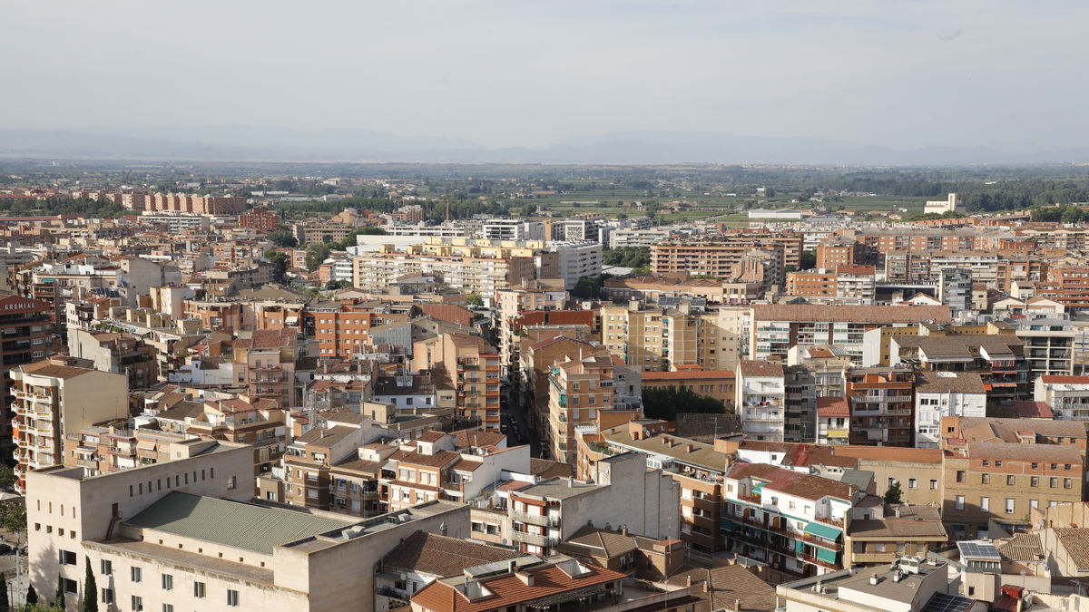 Vista de part de la ciutat de Lleida, presa des del Turó de la Seu Vella. - AMADO FORROLLA