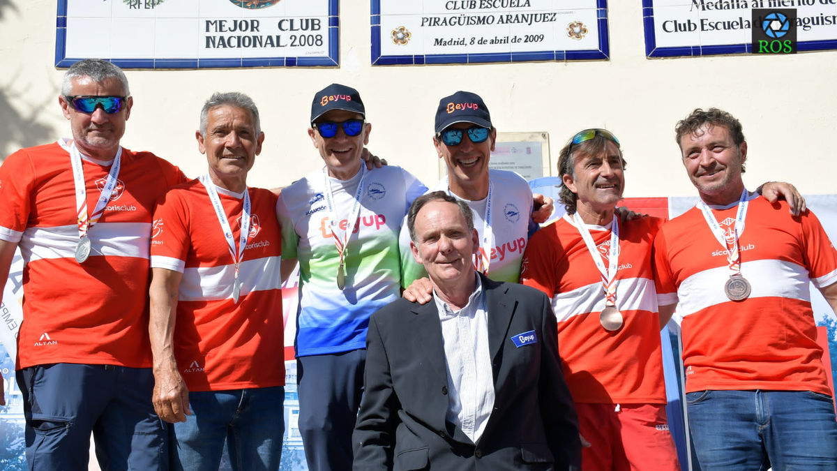 Víctor i Manuel Craviotto i, a la dreta, Herrera i Juanes.