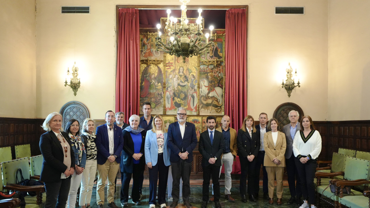 Ropero ha pres possessió al Saló del Retaule de la Paeria.