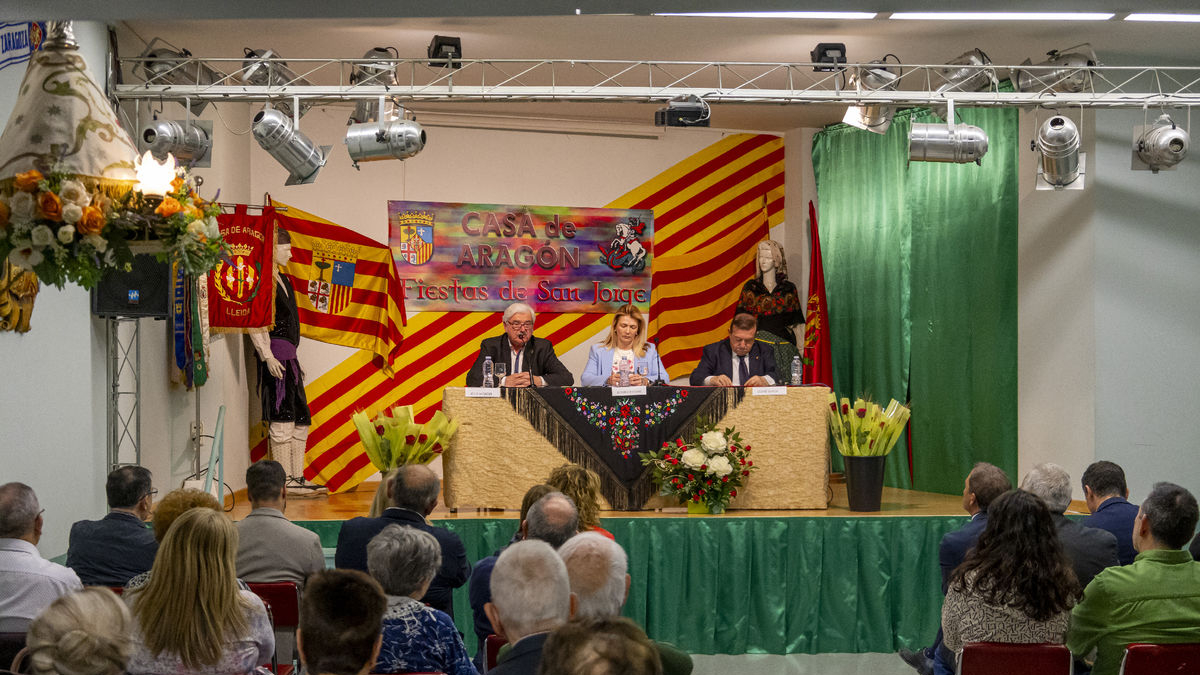 Un moment de l’inici ahir de les Jornades Culturals de la Casa d’Aragó. - JORDI ECHEVARRIA