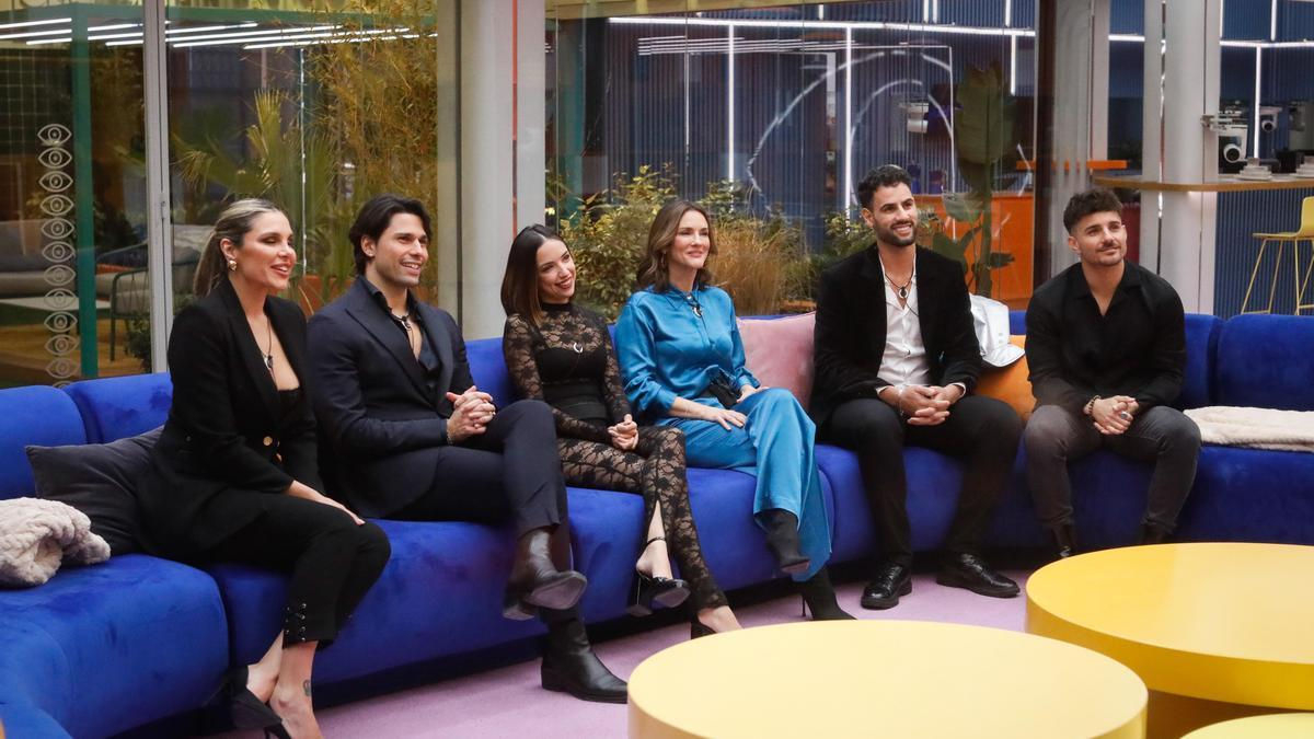 Alguns concursants de l’últim ‘GH Dúo’ a la casa del programa. - MEDIASET