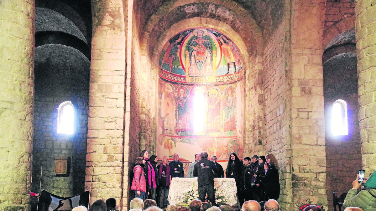 Un dels concerts a l’interior de Santa Maria de Taüll. - ALBA MOR (ACN)