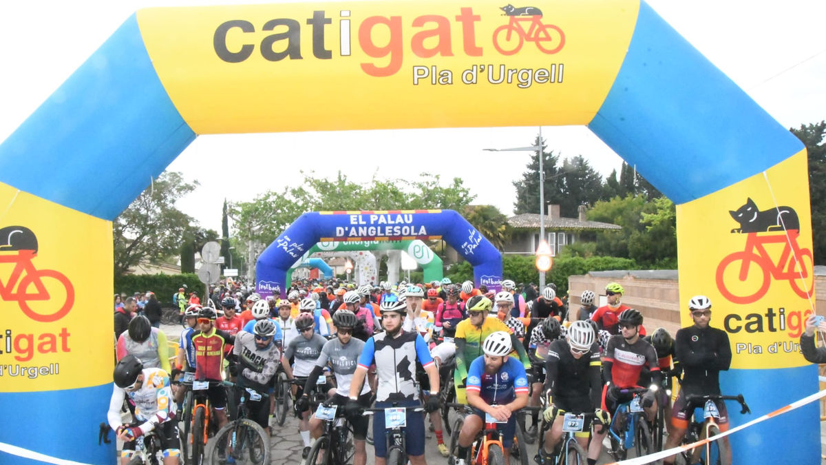 La sortida, a l’avinguda de Sant Roc del Palau. - J.R.TARRAGÓ