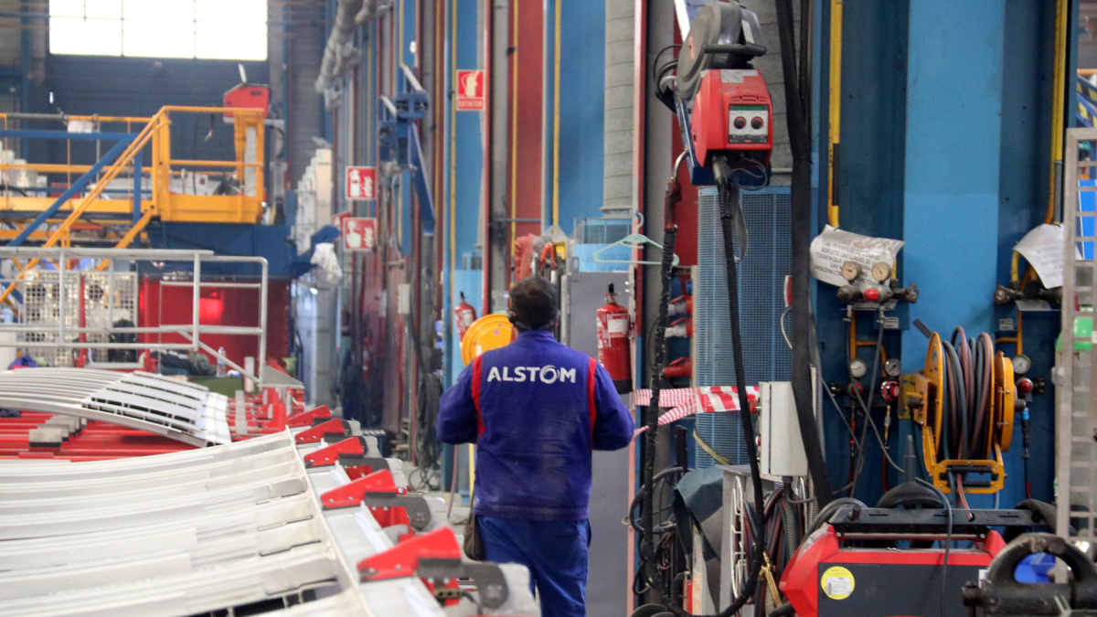 Treballador d'Alstom a la planta de Santa perpètua.