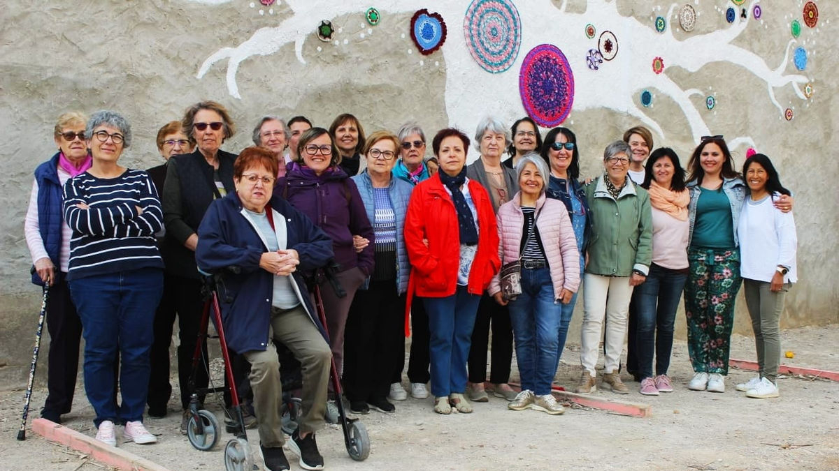 Un centenar de persones van visitar el nou ajuntament dissabte. - A. CASTELLNOU