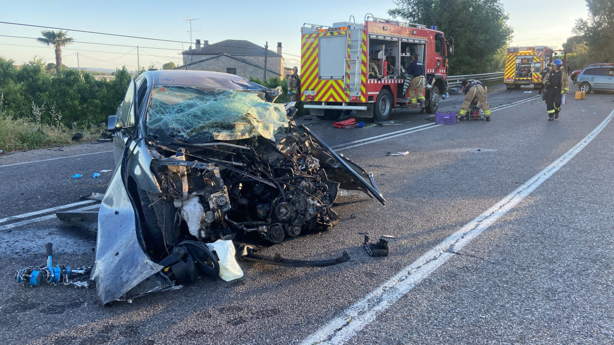 Una dona d'Alcarràs de 39 anys morta i els seus fills de 3 i 6, ferits greus, en un xoc frontal contra un vehicle amb un conductor ebri a Lleida