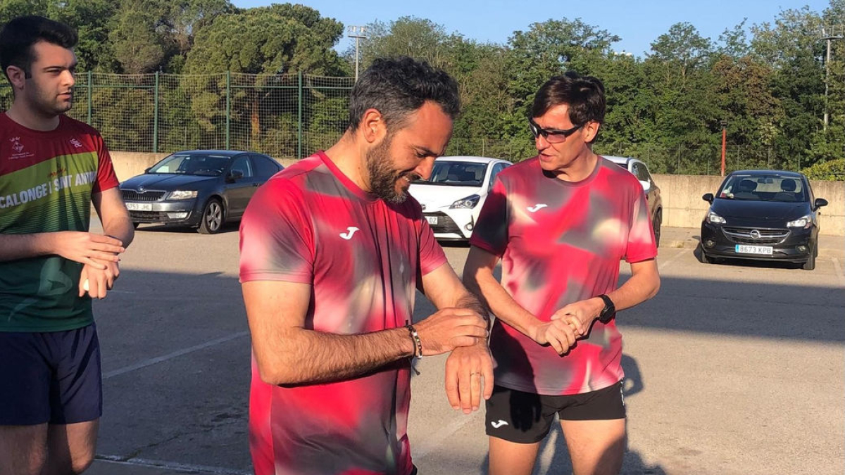 El candidato del PSC a la Generalitat, Salvador Illa, celebró su 58 cumpleaños haciendo deporte. - EFE