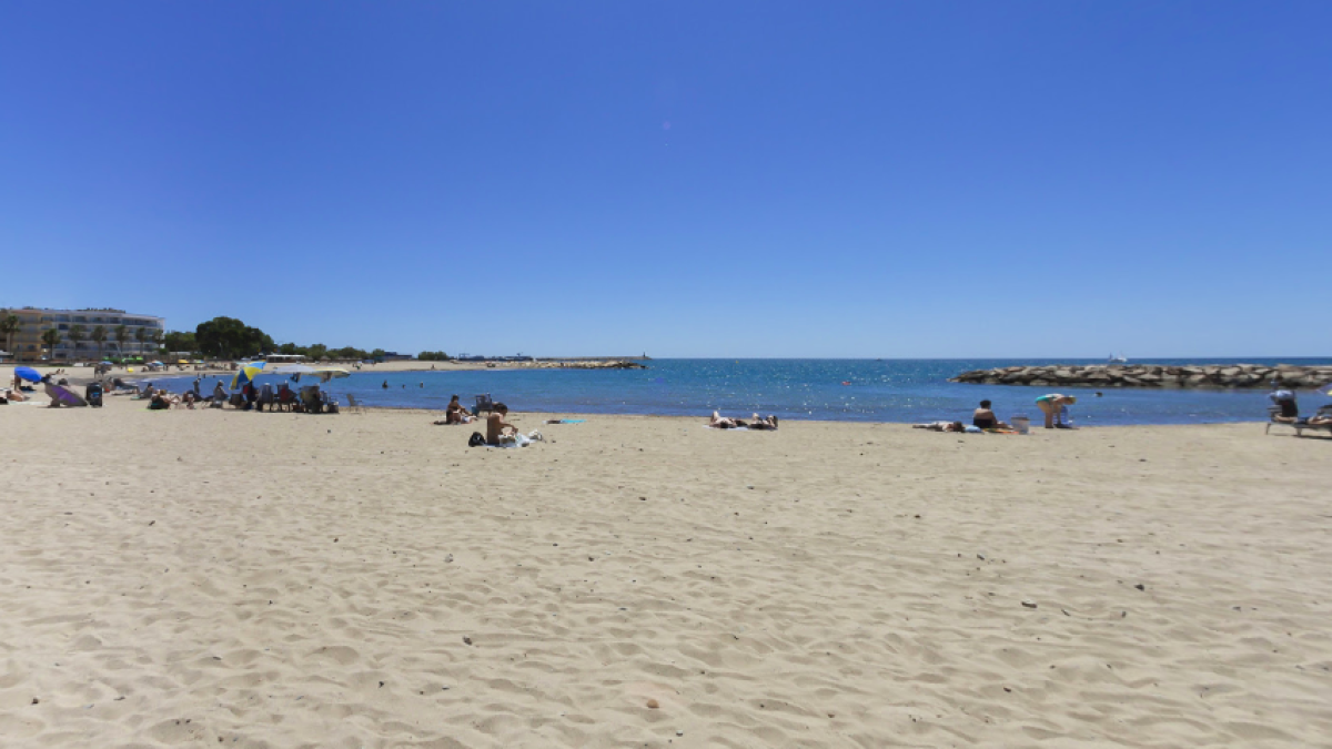Platja de la Llosa de Cambrils, una de les reconegudes amb la bandera blava.