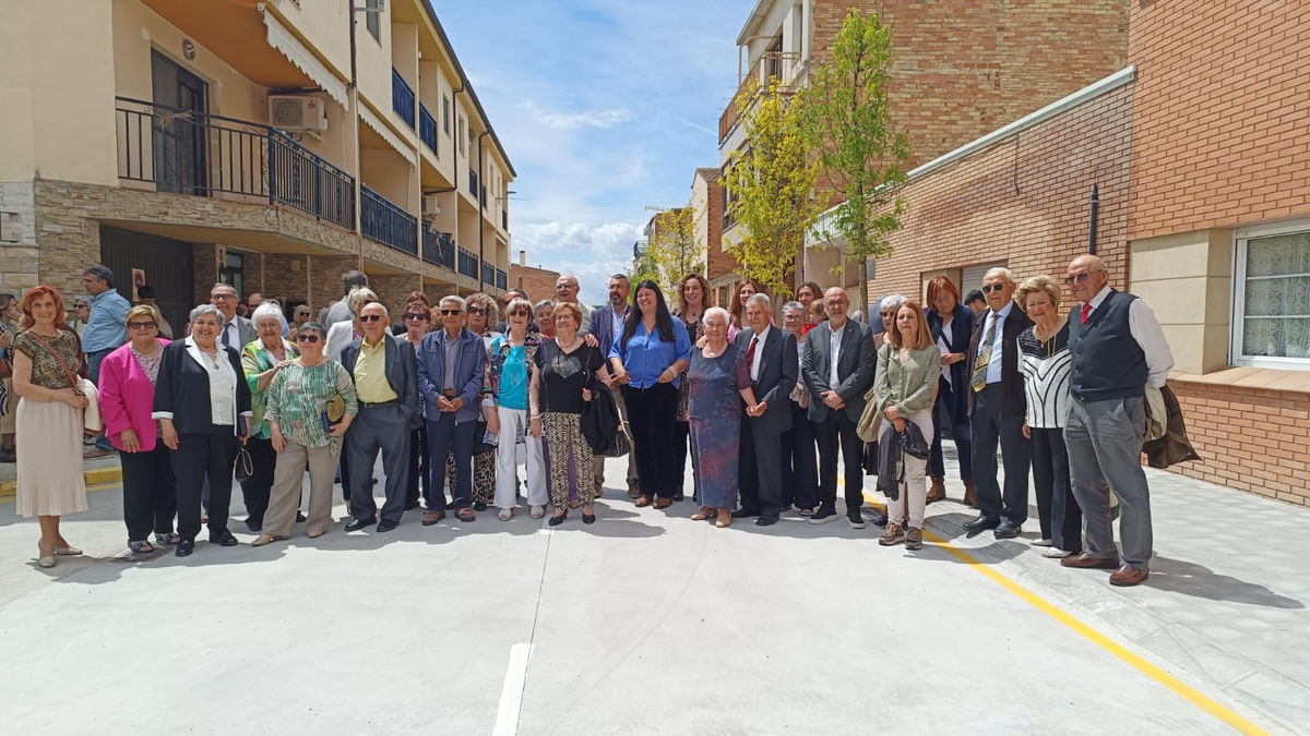 La Festa de la Gent Gran va incloure la presentació dels treballs en aquest carrer.