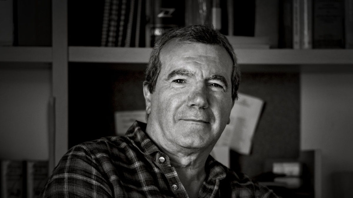 El escritor leridano Emili Bayo, autor de la novela ‘Pasta fàcil’. - XULIO RICARDO TRIGO