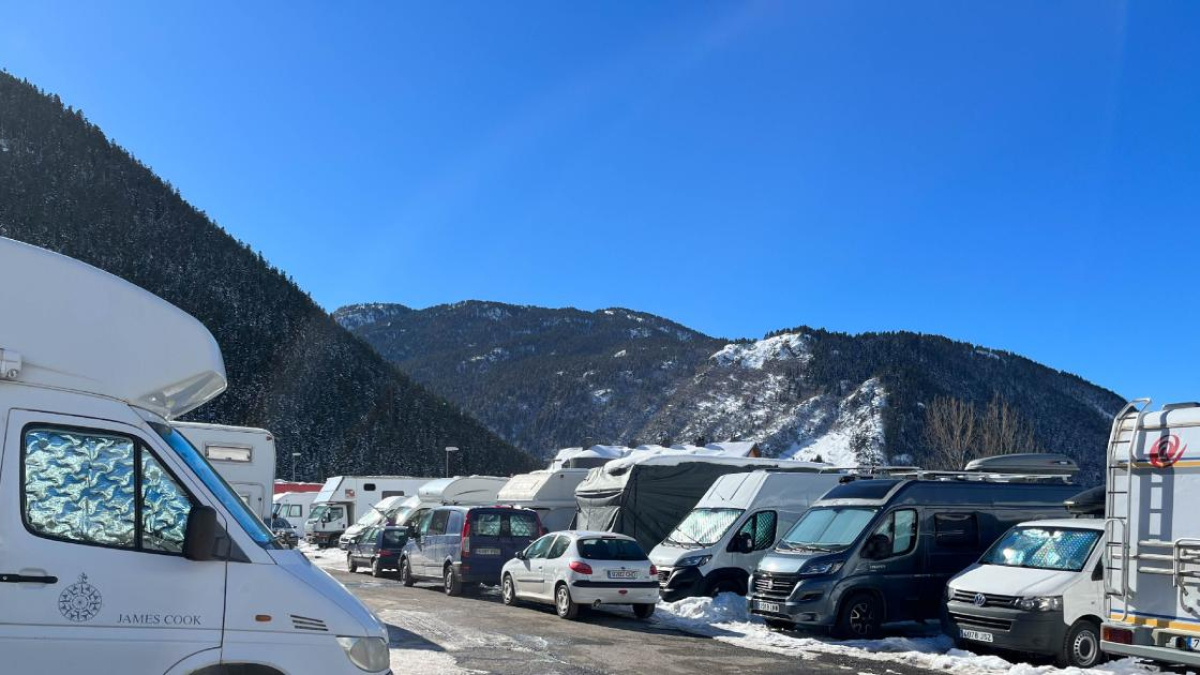 El alojamiento de trabajadores en caravana es habitual en invierno.