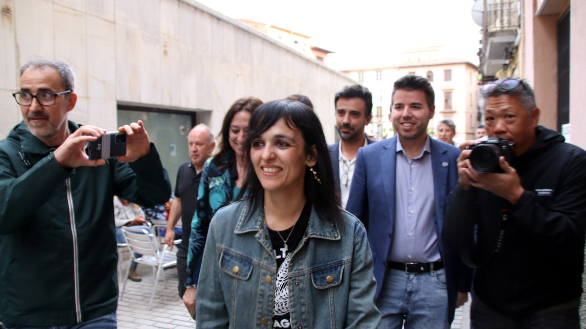La líder d'Aliança Catalana, Sílvia Orriols, arriba a la seu del partit a Ripoll