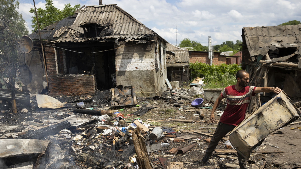 Imagen de archivo de daños en una localidad de Lugansk. - ORLANDO BARRÍA/EFE