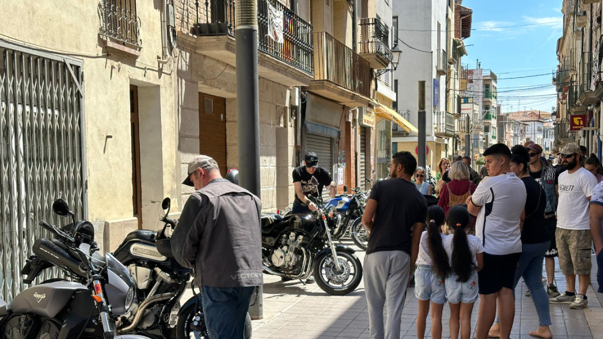 Algunes de les motos de segona mà que es van exhibir ahir al centre de les Borges. - A. B. B