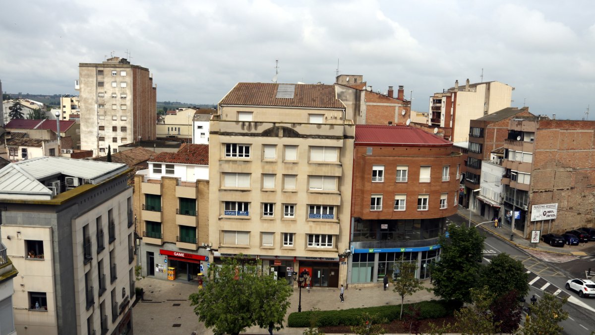 La plaça de l'Ajuntament de Mollerussa vista des del terrat del consistori