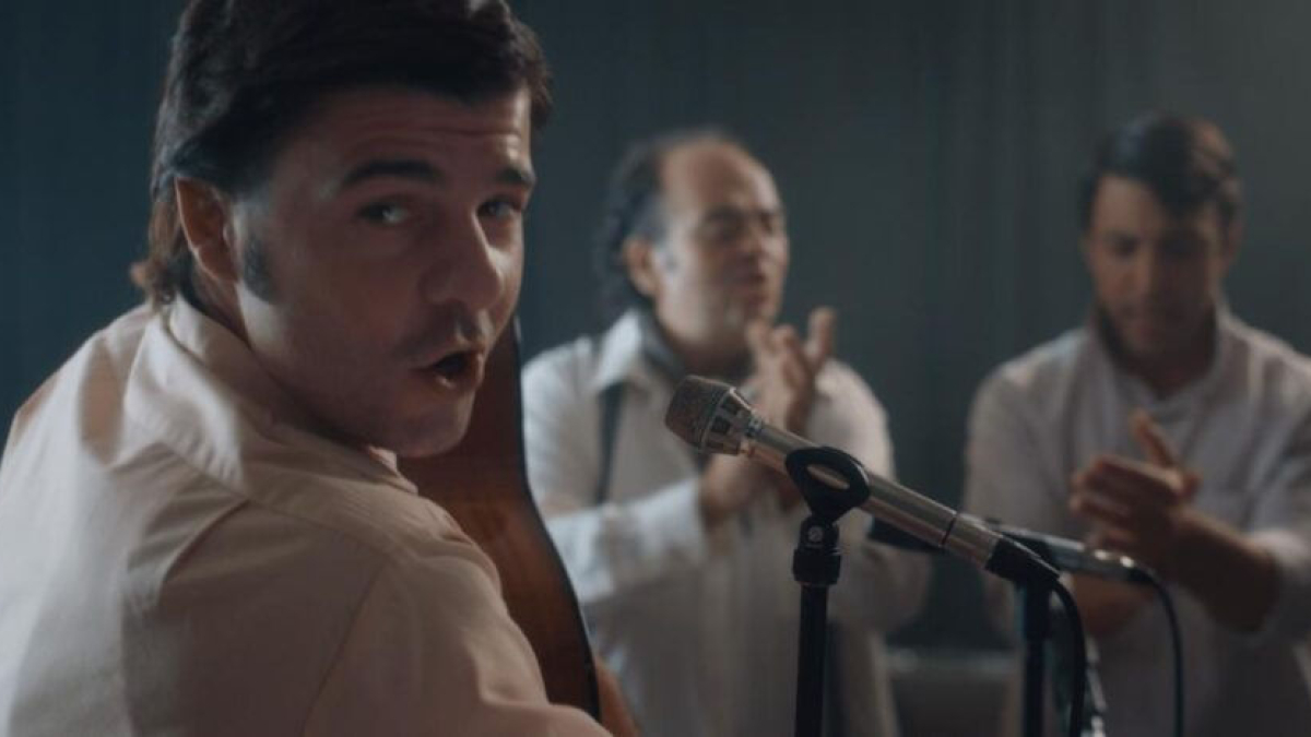 Jordi Coll interpreta al artista en la primera etapa de su carrera. - 3CAT