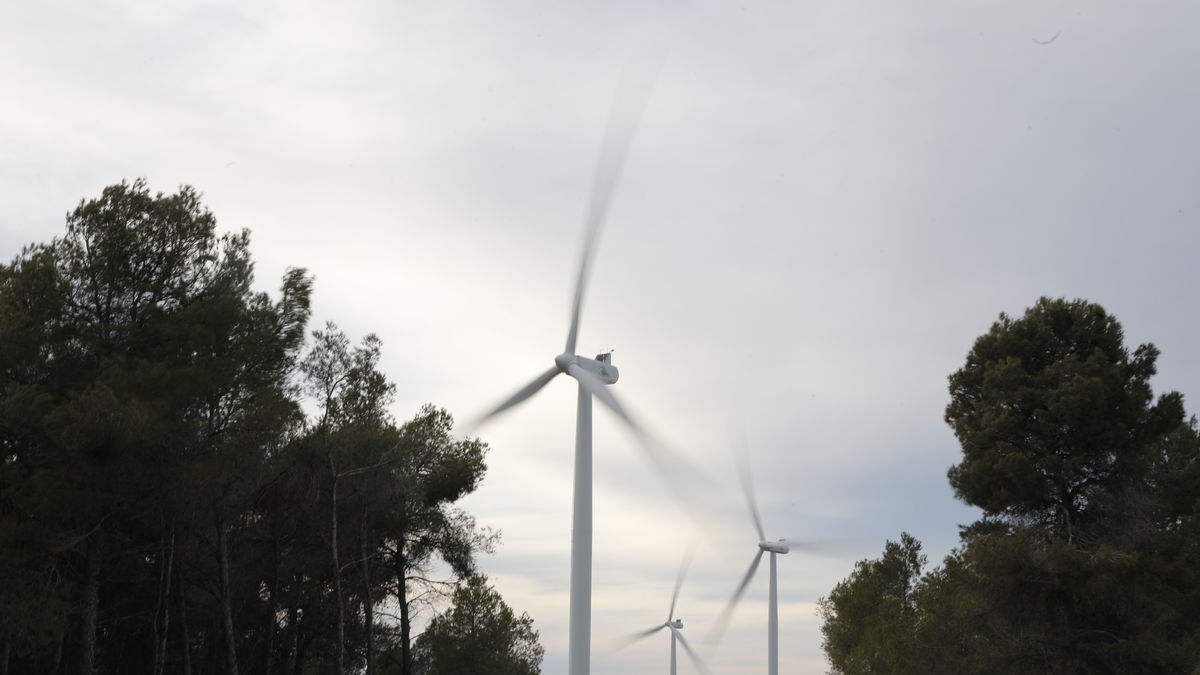 Imagen de archivo de molinos de viento en el Segrià. - AMADO FORROLLA