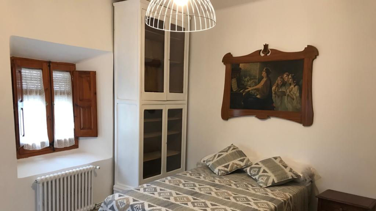 Una de las habitaciones habilitadas en la parroquia de Ardèvol, en el municipio de Pinós. - BISBAT DE SOLSONA