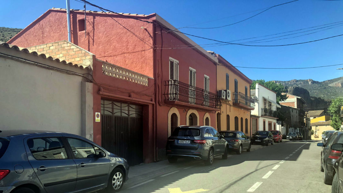 Imatge d’arxiu del carrer principal de Sant Llorenç de Montgai.