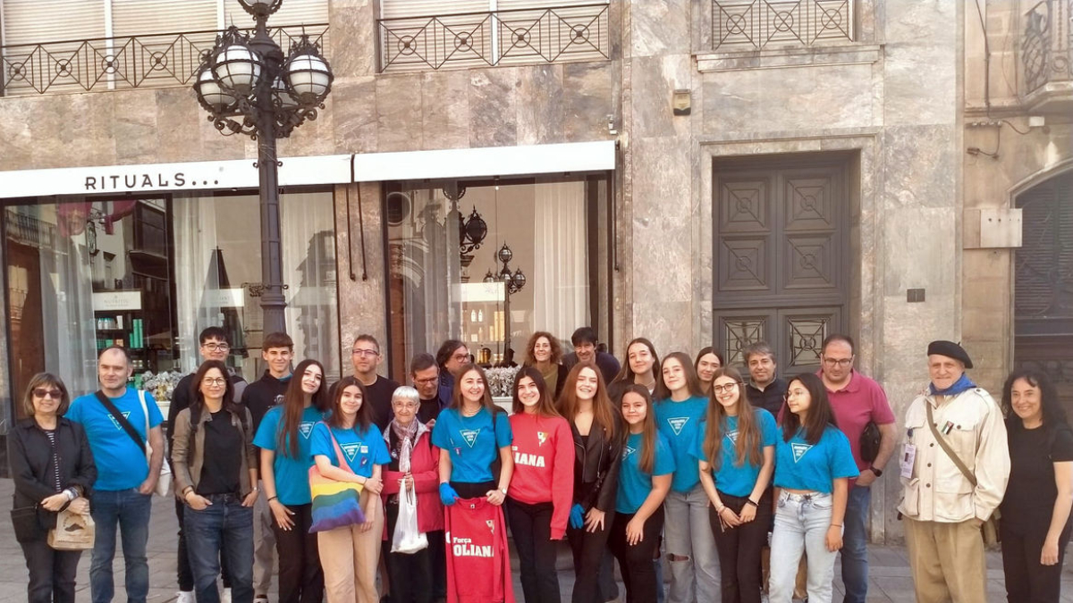 Fotografía de grupo de los participantes ayer en la iniciativa. - PAERIA