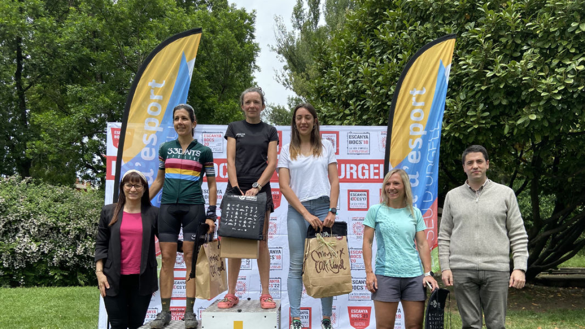 El podio femenino de la Escanyabocs de Ferro, con Vanessa Andreu como vencedora. - AJUNTAMENT DE LA SEU D’URGELL