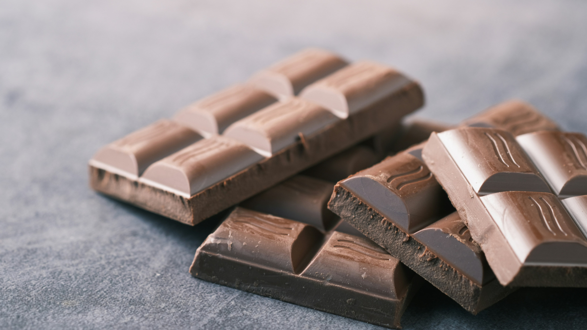 Imagen de archivo de una tableta de chocolate.