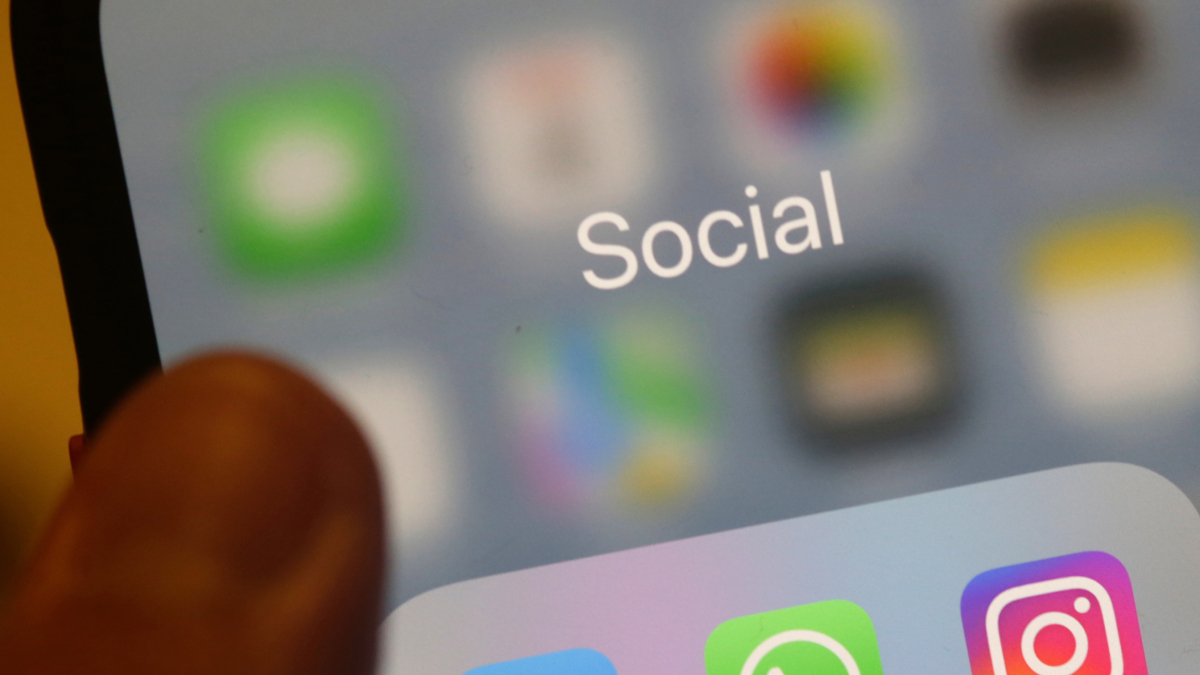 Imagen de archivo con los logos de las aplicaciones de WhatsApp, Instagram y Facebook.