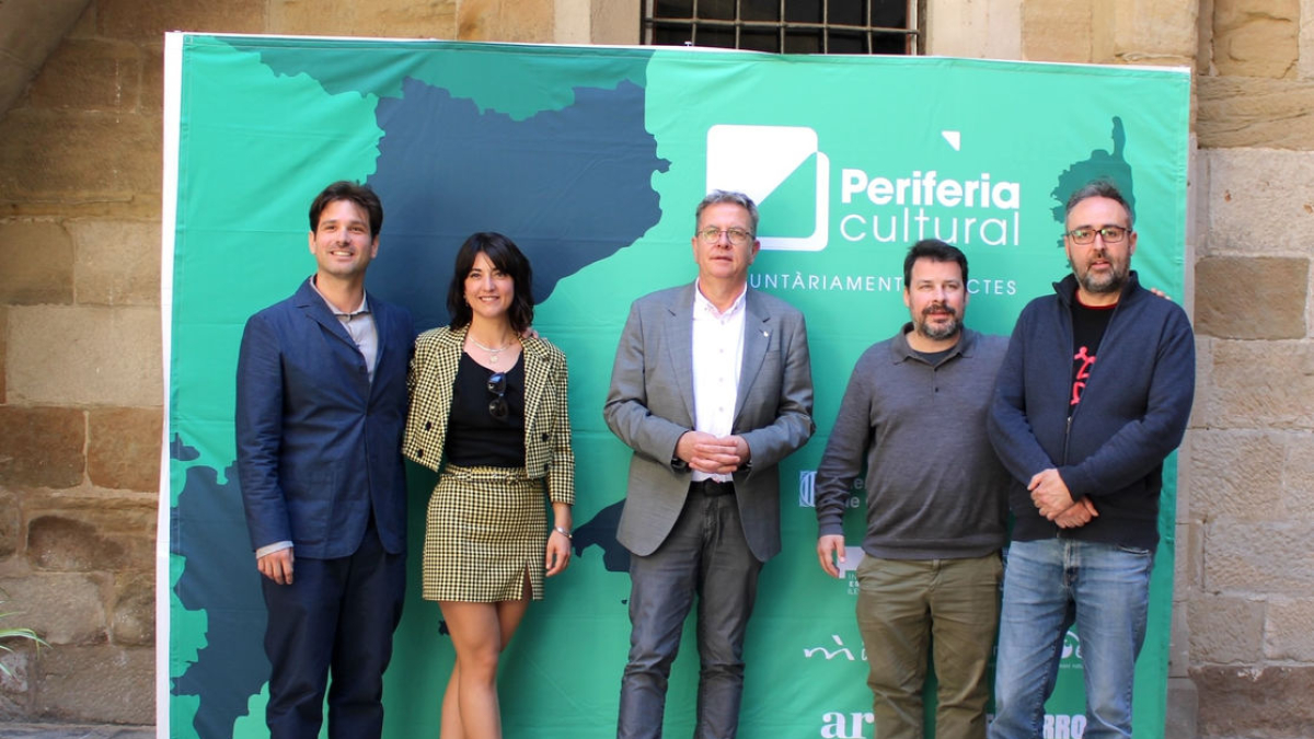 Presentació ahir a l’IEI de la nova edició del Perifèria Cultural. - IEI
