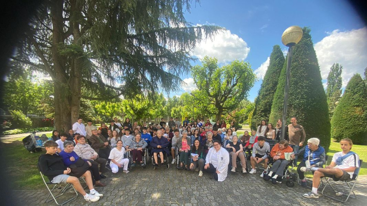 Esmorzar de germanor dels participants en el projecte de servei comunitari, a la Seu. - AJUNTAMENT DE LA SEU D’URGELL