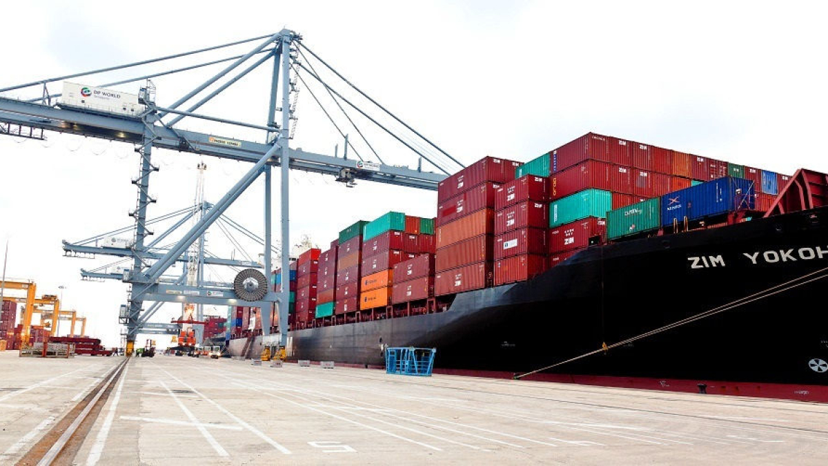 Bona part del comerç extracomunitari de Lleida parteix o arriba al port de Tarragona. - EUROPA PRESS