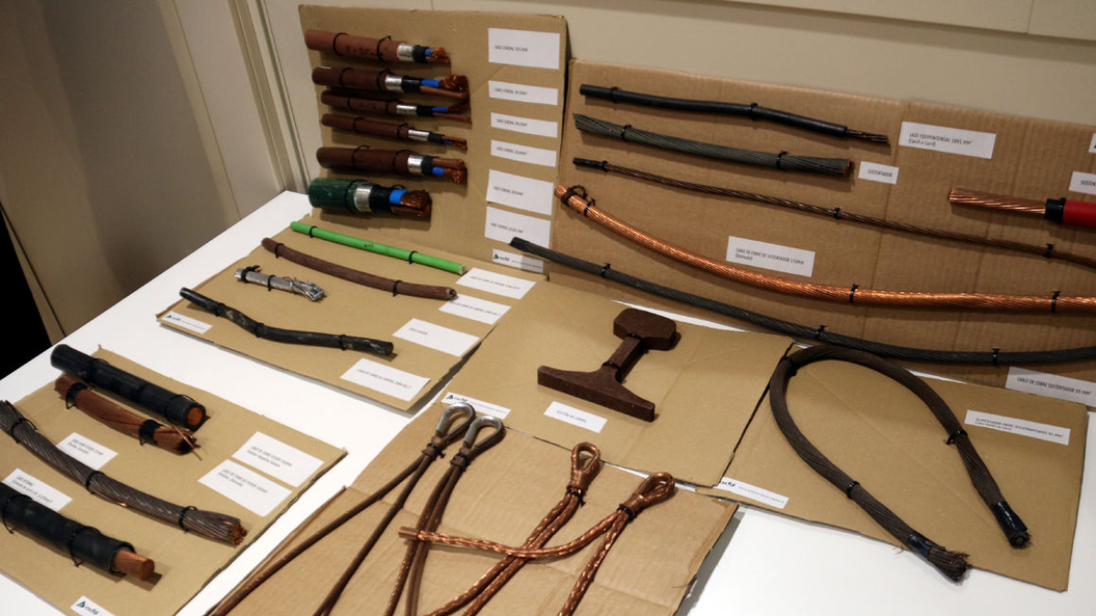 Diferents tipus de cable de coure i eines per sostreure’l. - ACN