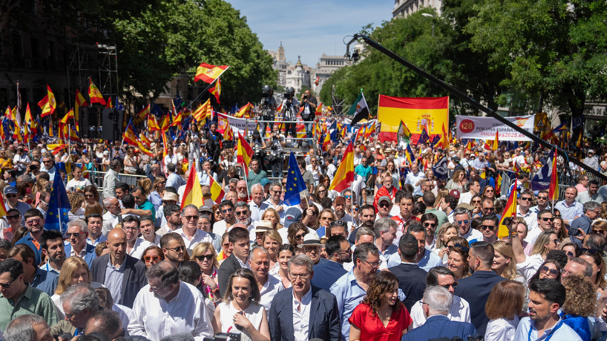 La plana mayor del PP, en la manifestación que organizó ayer en Madrid contra la ley de Amnistía. - PP