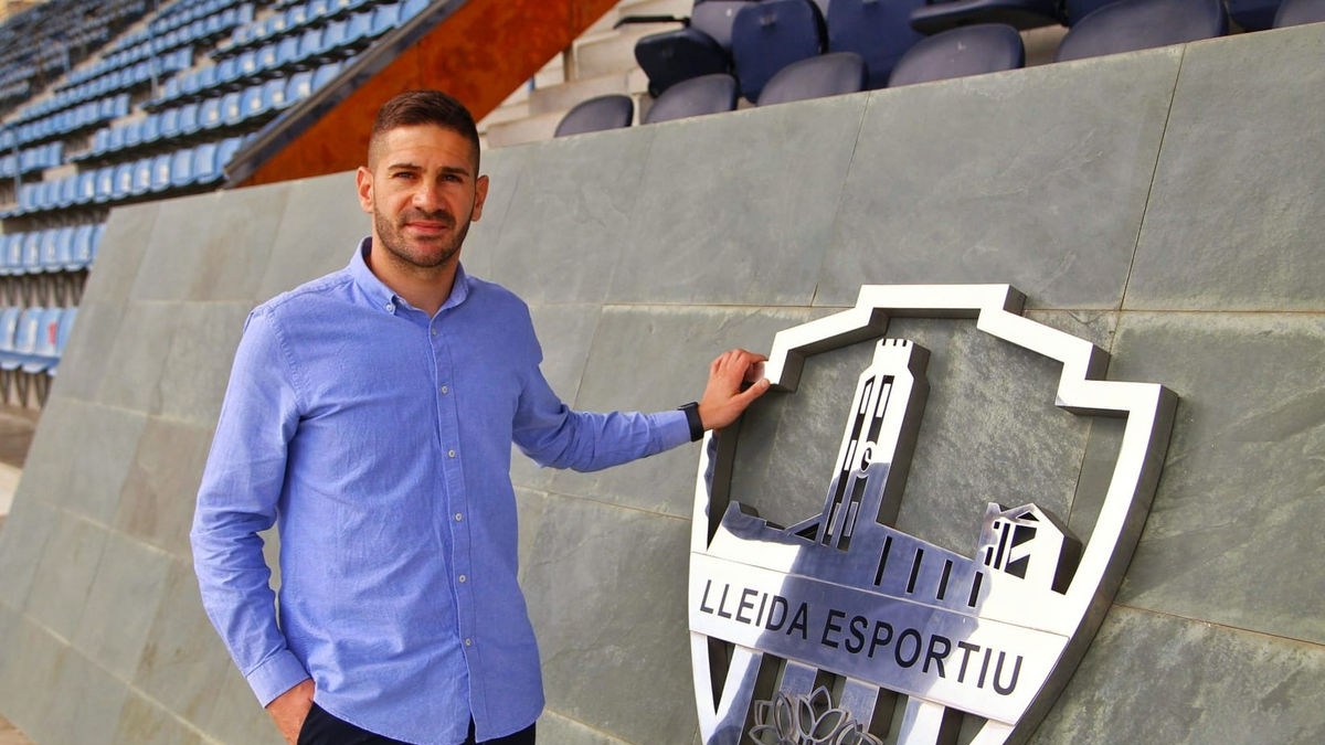 Raúl Fuster, en foto d’arxiu, seguirà una temporada més. - JORDI ECHEVARRIA