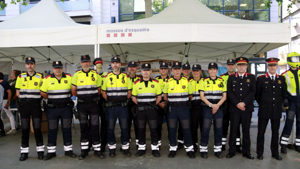 L'àrea de Trànsit a la Regió Policial Ponent davant l'exposició per commemorar el 25è aniversari del seu desplegament.