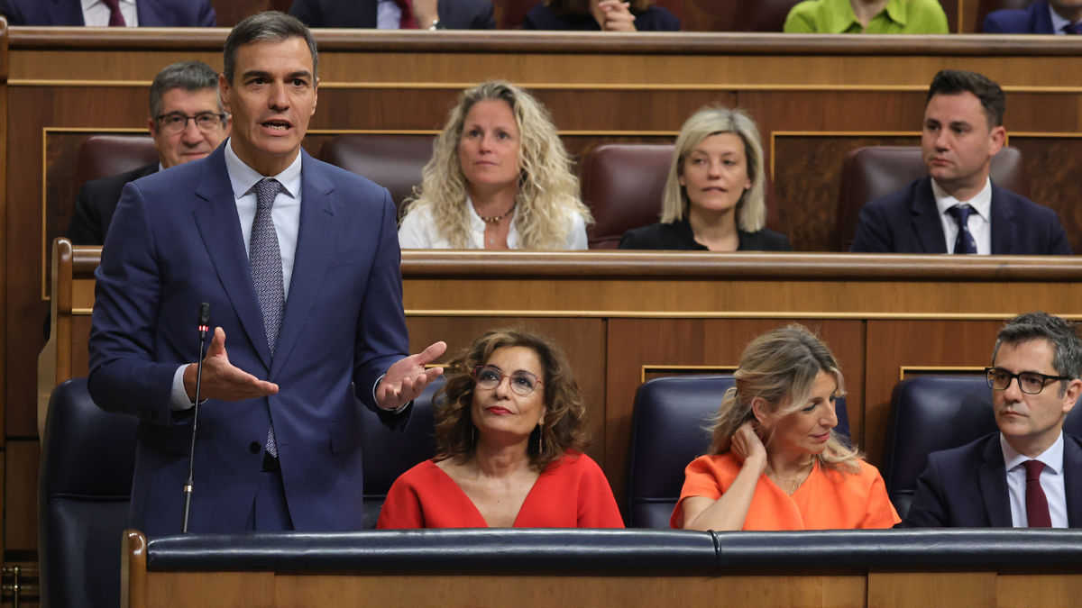 Sánchez, ahir al Congrés al costat de la ministra María Jesús Montero, Yolanda Díaz i Félix Bolaños. - JESÚS HELLÍN / EUROPA PRESS