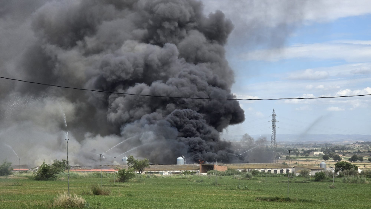 Incendio en una explotación agrícola de Alcoletge