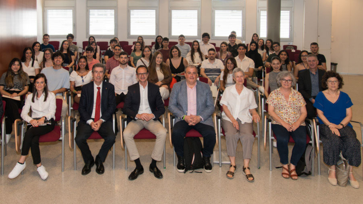Assistents a l’acte d’ahir d’entrega de credencials als beneficiaris dels ajuts. - UDL
