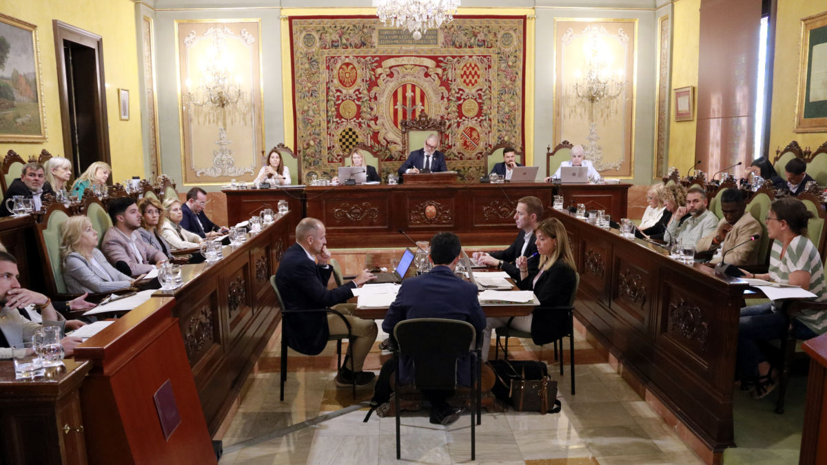 Ple de la Paeria de Lleida del mes de maig