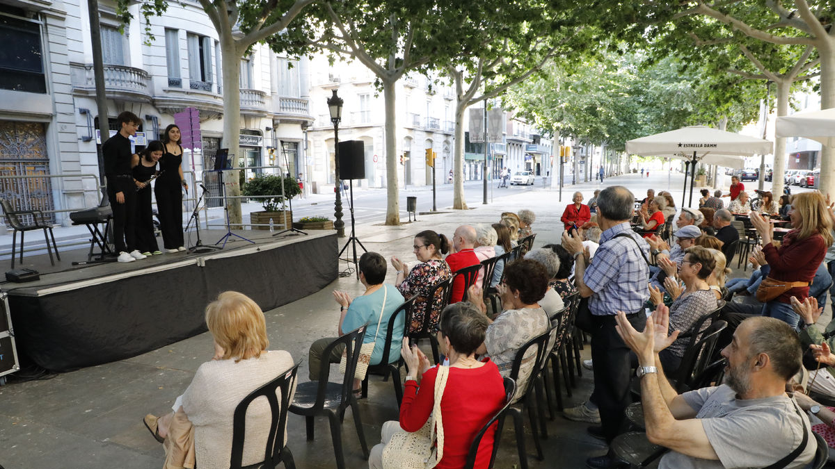 Actuación del Trio Ignis en la Rambla Ferran. - AMADO FORROLLA