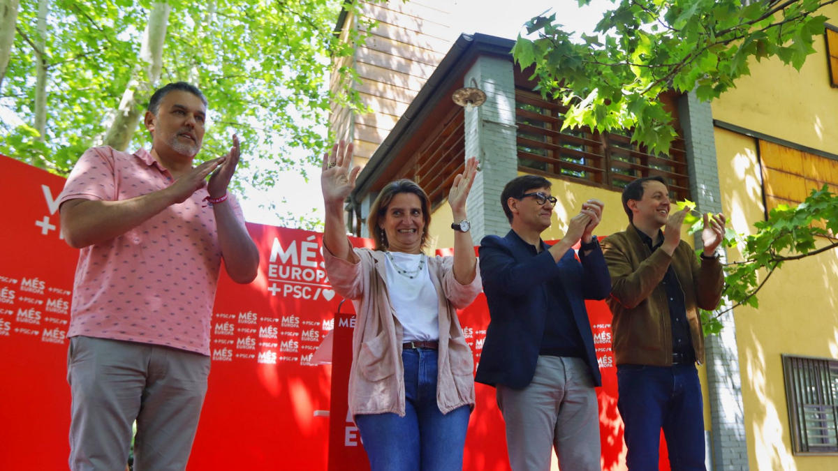 Kleber Esteve, Teresa Ribera, Salvador Illa y Javi López, este mediodía en la Festa de la Rosa del PSC en el Parc de l'Aigua de Lleida.