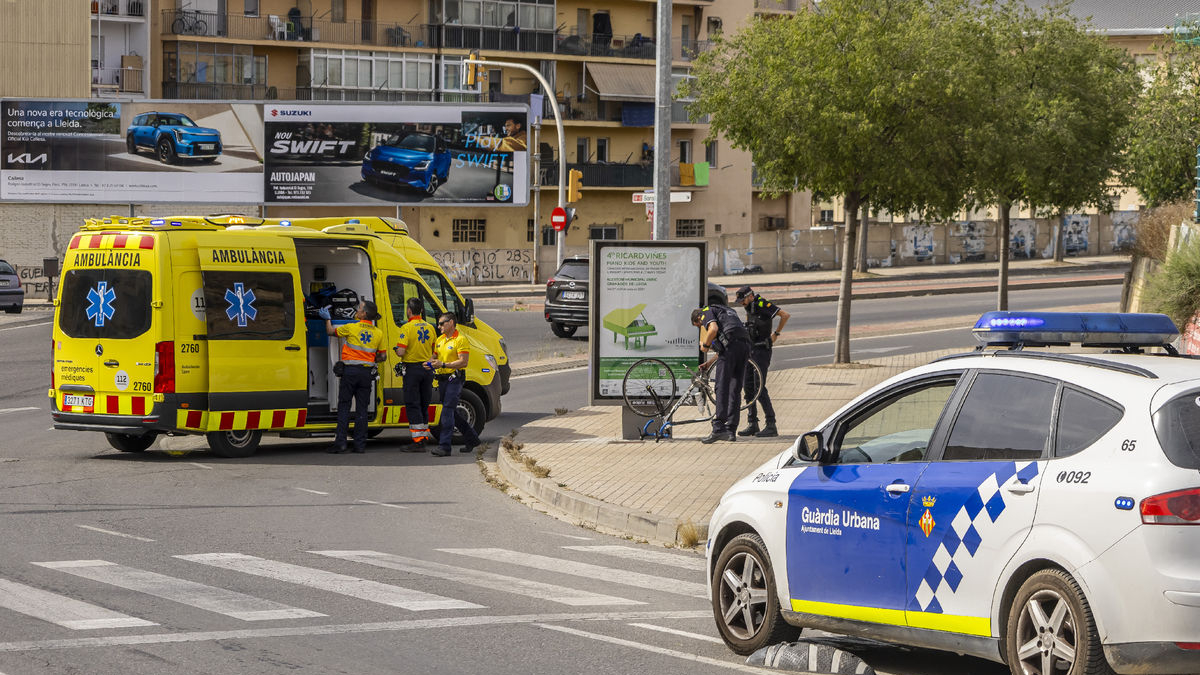 Dos ciclistes resulten ferits a Lleida i a Castell de Mur - JORDI ECHEVARRIA