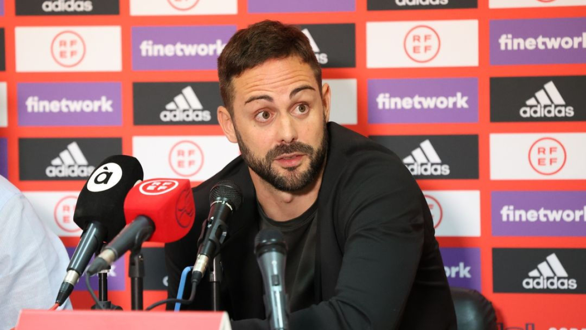 Marc García, durante una rueda de prensa en la Copa del Rey como entrenador del Alzira.