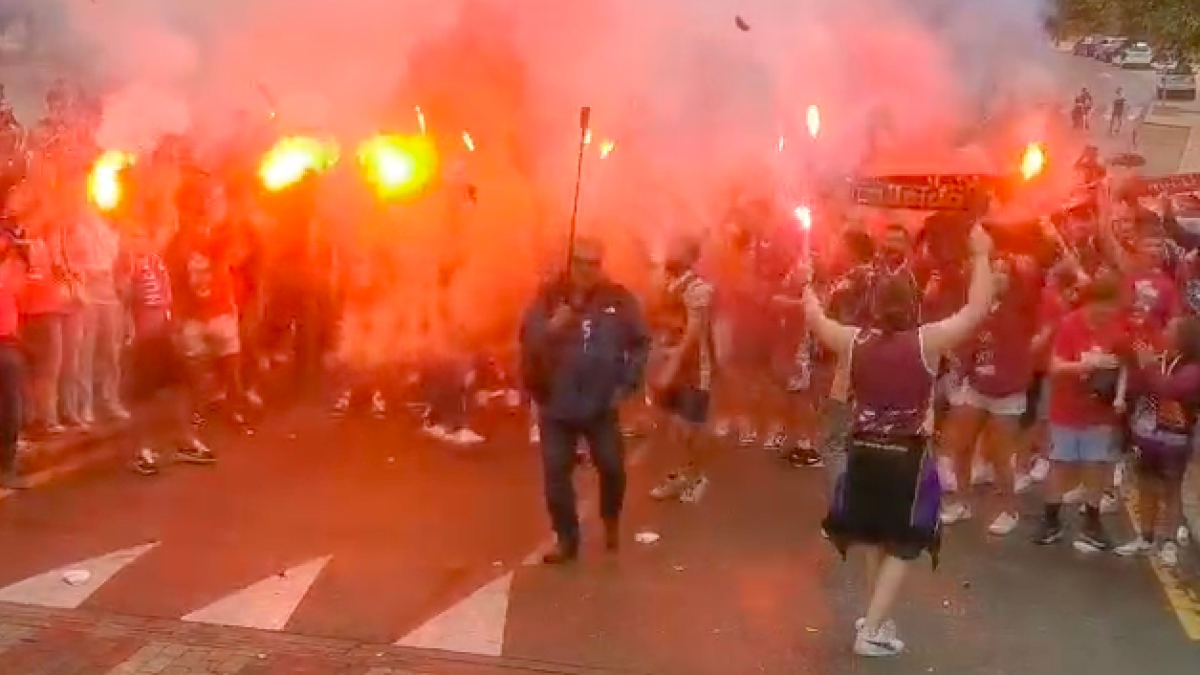 L'autobús del Força Lleida arriba al pabelló