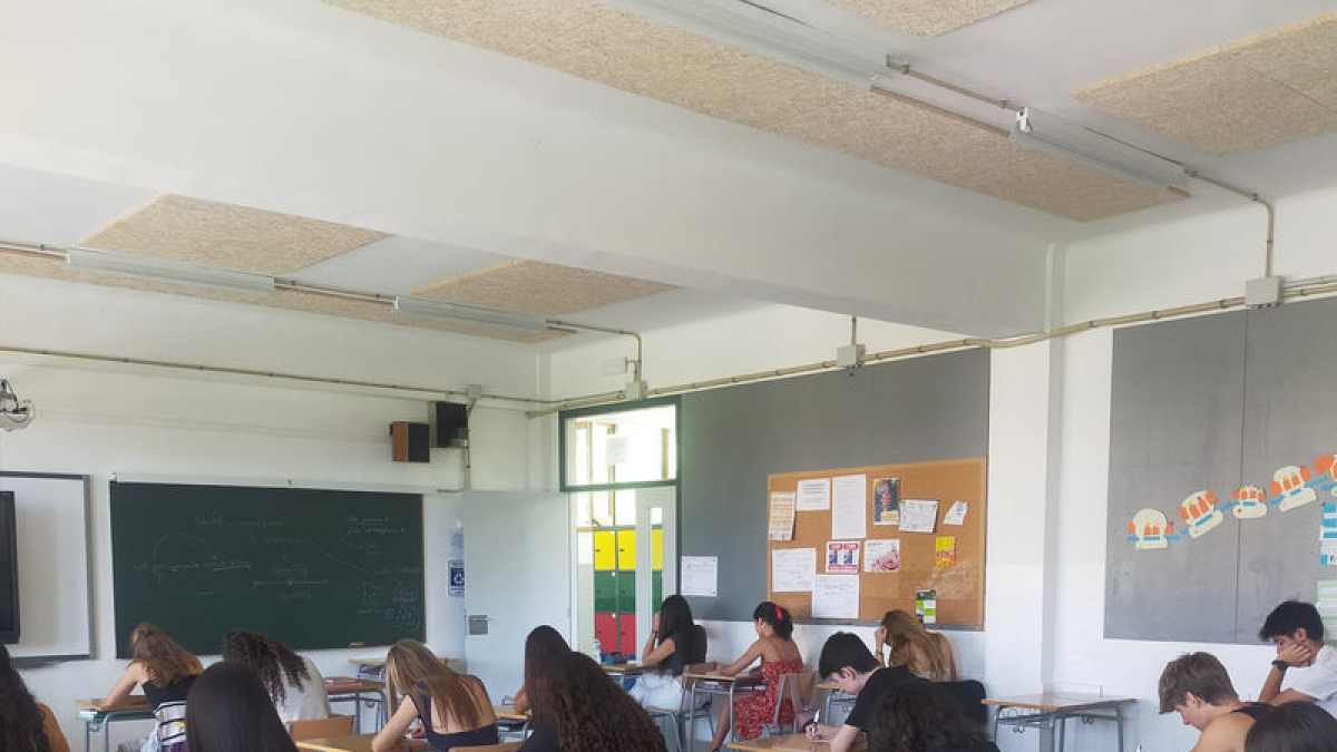 Estudiants de l’institut durant una prova. - INSTITUT DE TREMP